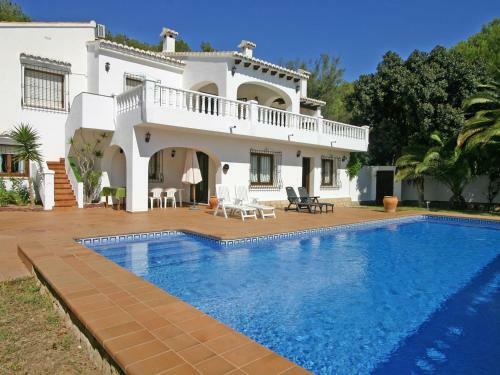 Villa Moraira, 5 Dormitorios, 10 Personas - Es-216-4
