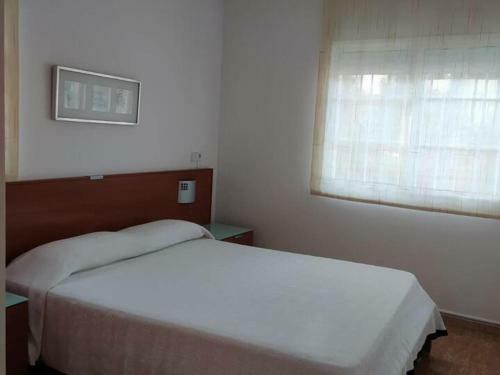 Casa Miami Playa, 4 Dormitorios, 8 Personas - Es-9-156