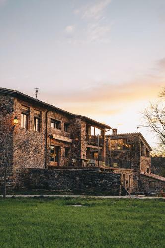 Can Riera De Montagut - Masia Per 20 Persones