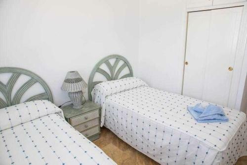 Espacioso Apartamento De 3 Cuartos Con Piscina
