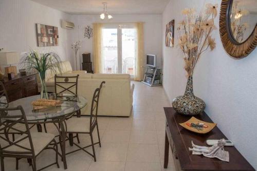 Acogedor Apartamento Con Extensa Terraza Soleada