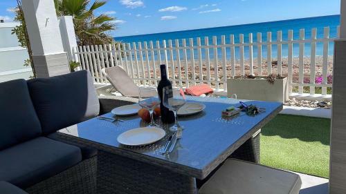 Casa Con Acceso Directo A La Playa De Moj�car