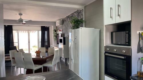 Casa Con Acceso Directo A La Playa De Moj�car