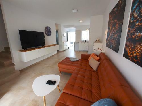Casa De Luz - Elegant Holiday House