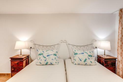 Luxury Apartament , Sea Views Private Garden