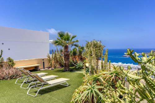 Luxury Apartament , Sea Views Private Garden