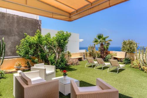 Luxury Apartament , Sea Views Private Garden