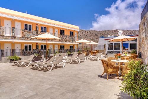 Luxury Apartament , Sea Views Private Garden