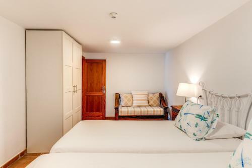 Luxury Apartament , Sea Views Private Garden