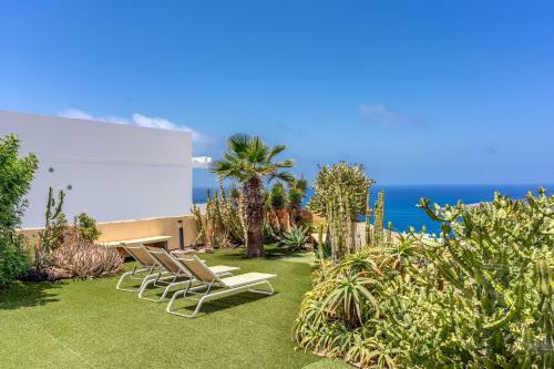 Luxury Apartament , Sea Views Private Garden