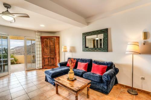 Luxury Apartament , Sea Views Private Garden