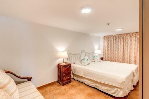 Luxury Apartament , Sea Views Private Garden