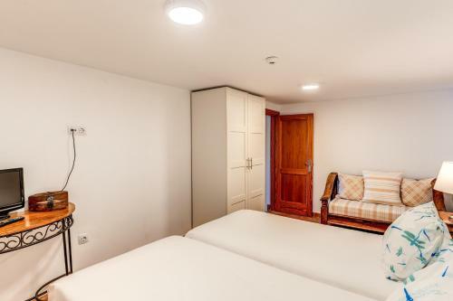 Luxury Apartament , Sea Views Private Garden
