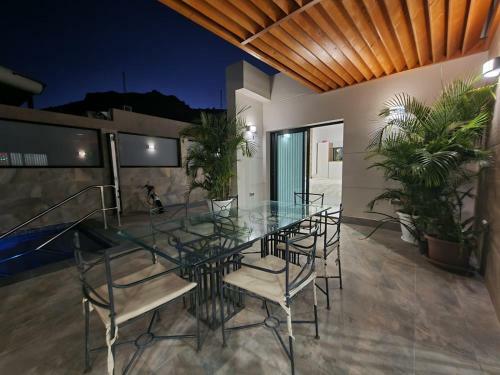 Villa De Lujo Con Piscina Climatizada