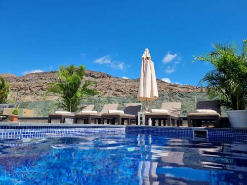 Villa De Lujo Con Piscina Climatizada