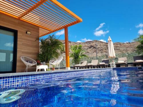 Villa De Lujo Con Piscina Climatizada