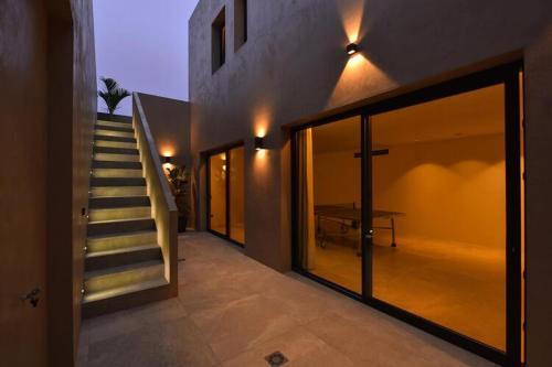 Luxurious Villa In Mog�n