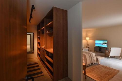 Luxurious Villa In Mog�n