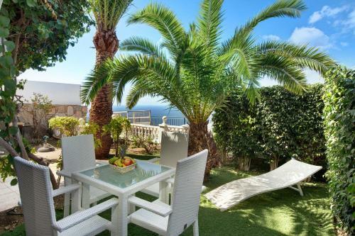 Apartment With Beautiful Sea Views