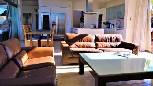 Villa De Luxe 5***** Golf - Piscine Chauff�e - Home Cin�ma - Billard