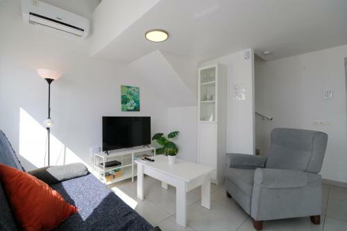 Refurbished Apartment Near Anfi