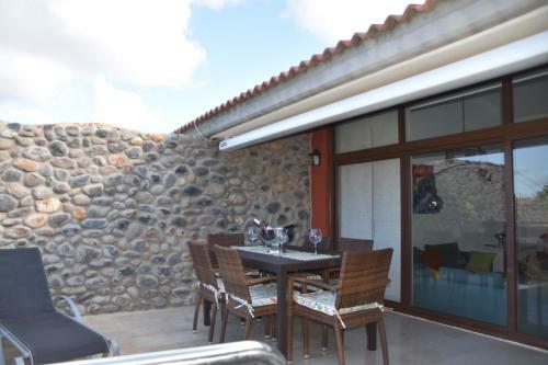 Villa Elsa Tauro Topaz