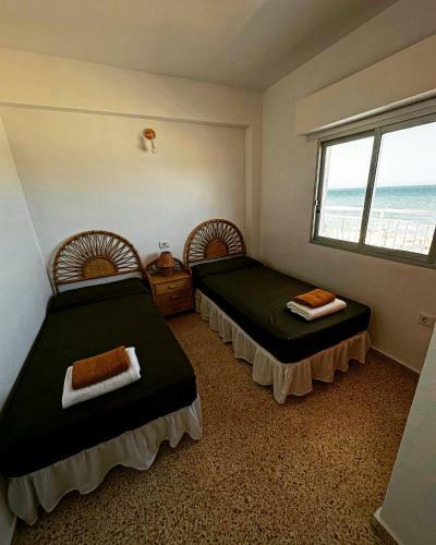 Apartamento First Line Of The Beach. Large Balcony.