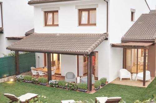Yuhom, Casas Con Alma, Xacedos 1
