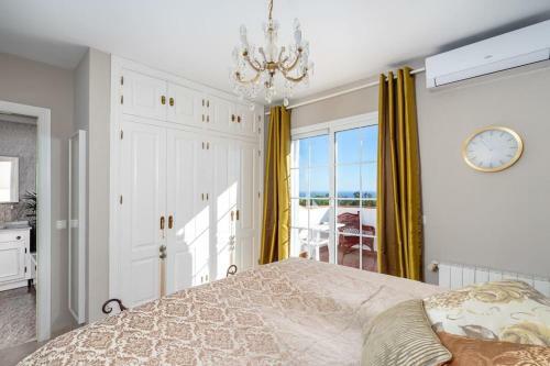 Stunning Urb Do�a Pilar Villa With Private Pool Ref 139