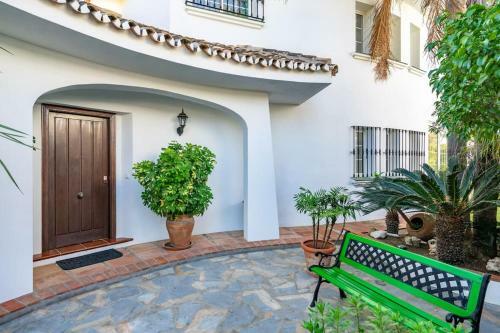 Stunning Urb Do�a Pilar Villa With Private Pool Ref 139
