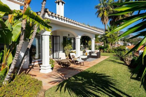 Stunning Urb Do�a Pilar Villa With Private Pool Ref 139