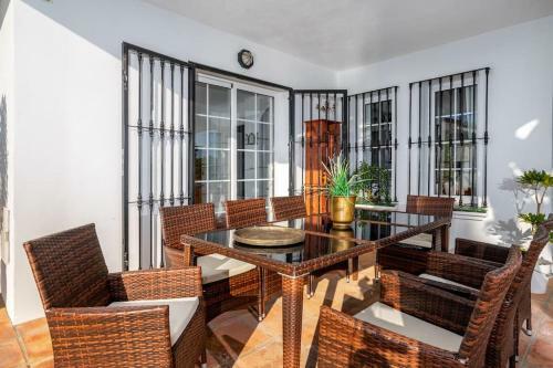 Stunning Urb Do�a Pilar Villa With Private Pool Ref 139