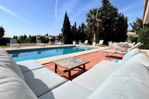 Villa Scenic With Private Pool - Sleeps 8
