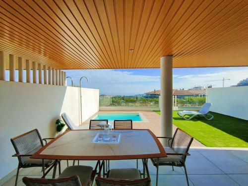 Luxury Apartment In Front Calanova Golf
