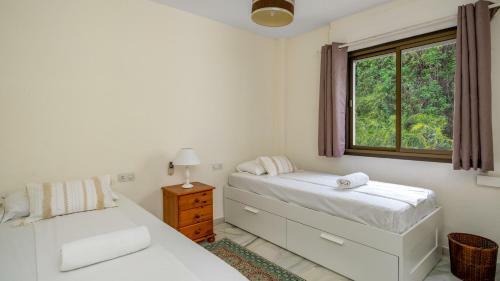 Lovely Riviera Apartment With Pool Ref 82