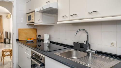 Lovely Riviera Apartment With Pool Ref 82