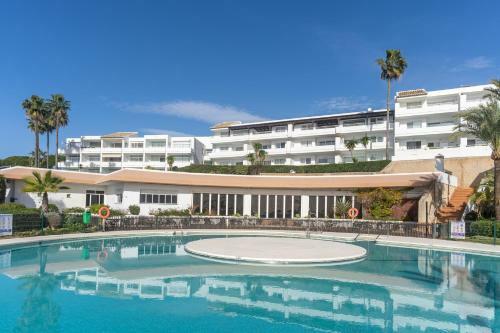 Front Line Beach 2bed Apartment