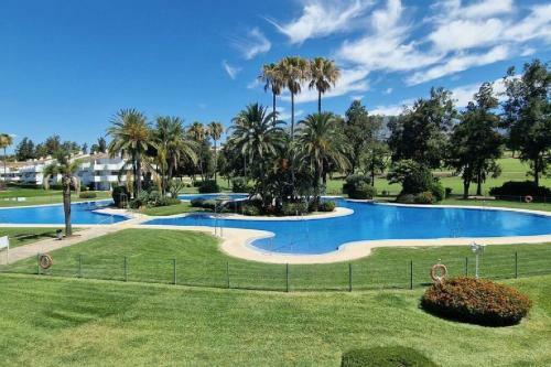 5* Stunning Golf & Sea Apartment