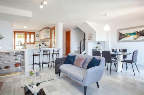 Apartamento 3 Bedrooms Sea Views Mijas Pueblo