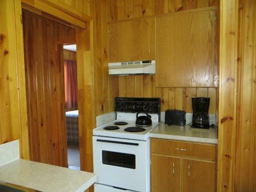 Lodge Pine Bungalows