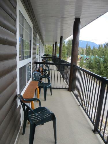 Lodge Pine Bungalows