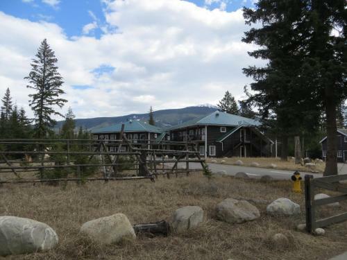 Lodge Pine Bungalows