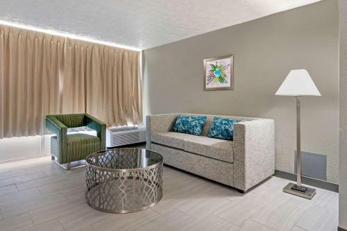 Motel Sky Suites