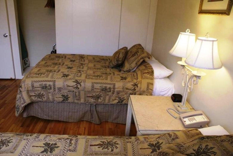 Cal Mar Hotel Suites