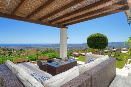 La Escala - 6 Bedroom Villa With Pool
