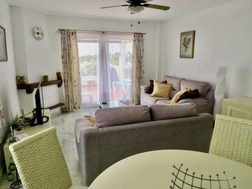 Bright And Airy 2 Bed 2 Bath Modern Apartment