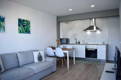 Apartamentos Playa De Mogro