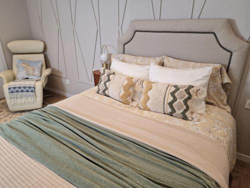 Sun & Palms - Luxurious 2 Bedroom Apartment With A Great Pool Area
