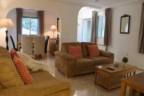 Lovely 3 Bedroom Villa In Campasol