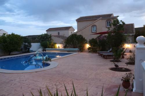 Lovely 3 Bedroom Villa In Campasol